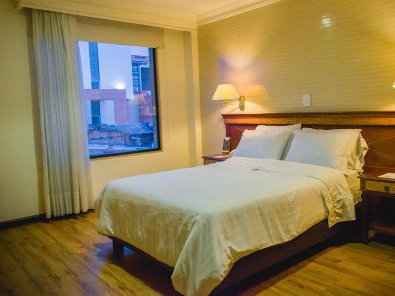 Hotel Castilla Real เปเรย์รา ภายนอก รูปภาพ